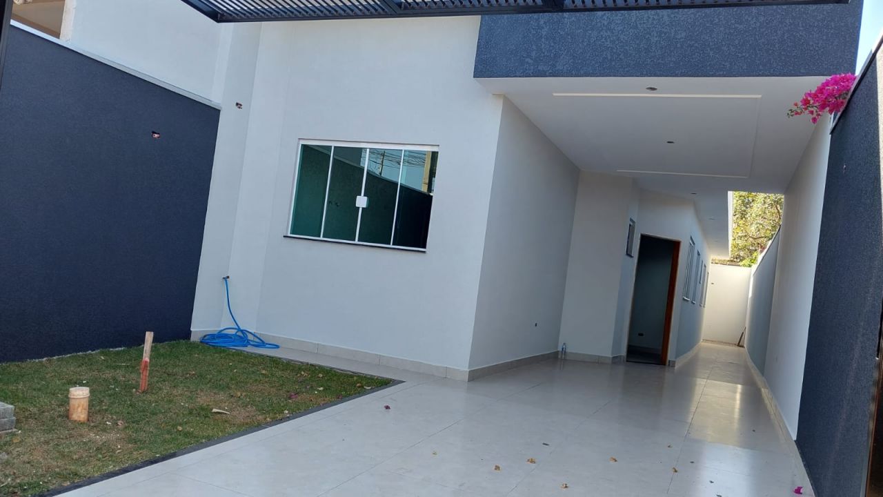 Casa para venda no Conjunto Residencial Rodolpho Berna em Maringá com 99m² por R$ 430.000,00