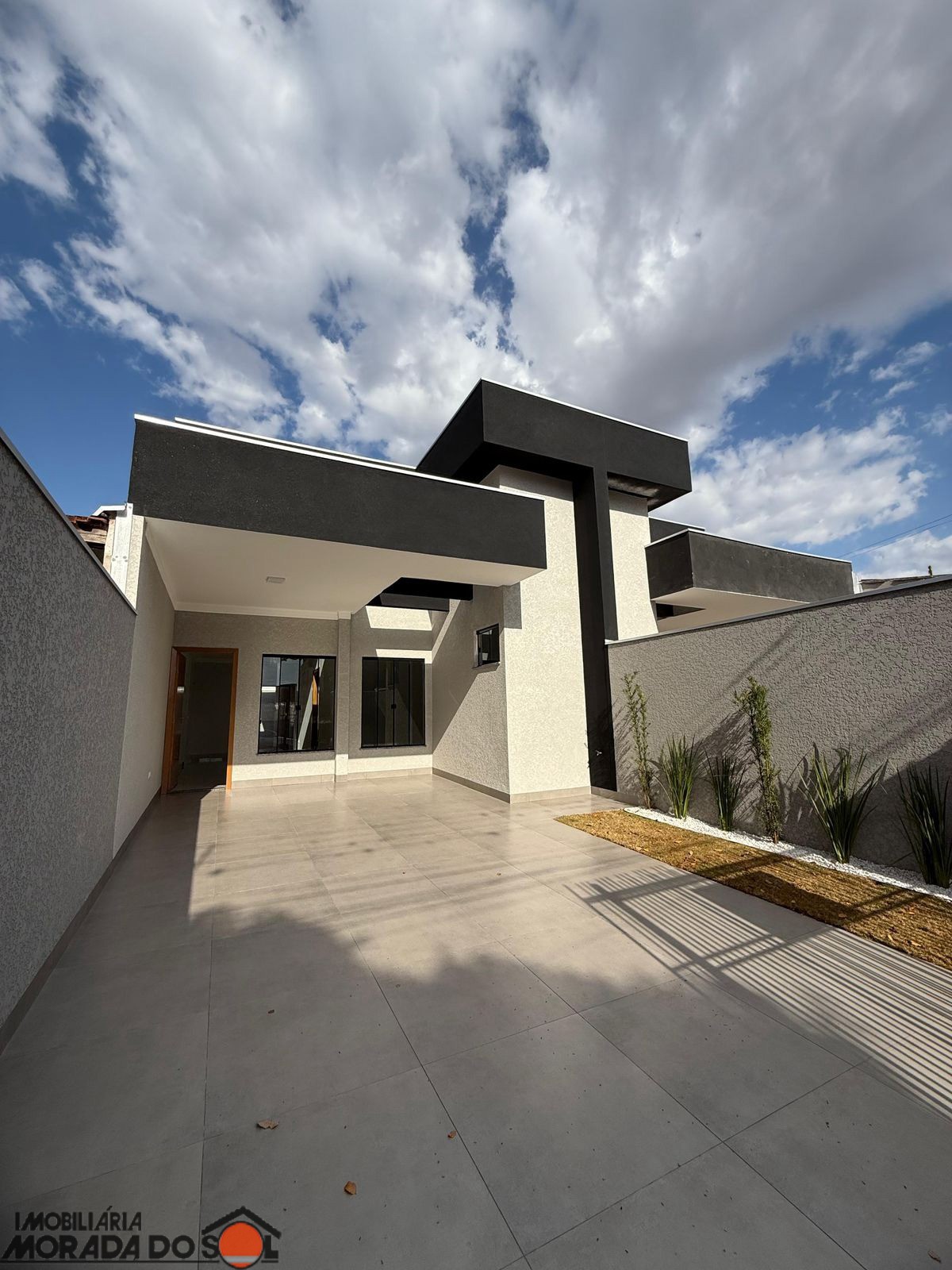Casa para venda no Conjunto João de Barro Itaparica em Maringá com 80m² por R$ 399.000,00