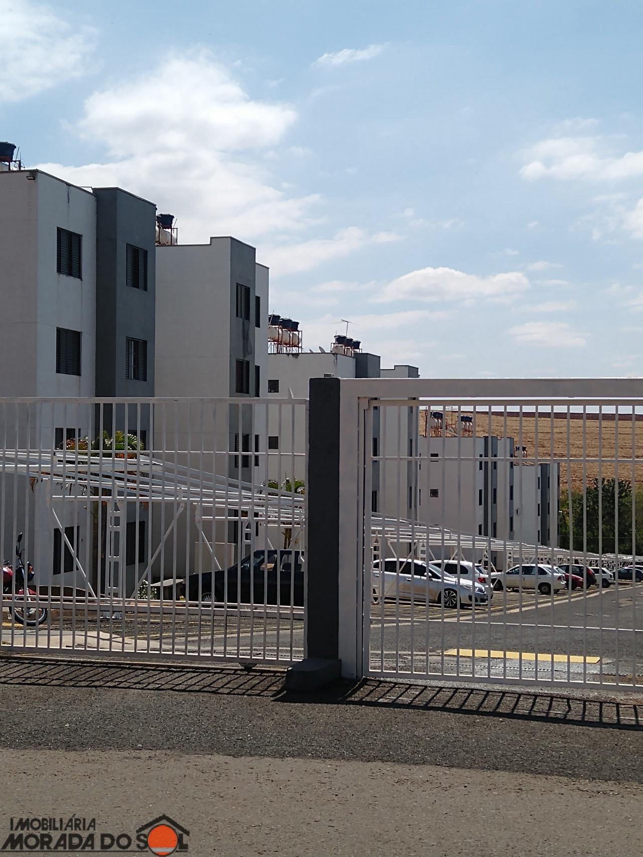 Apartamento para venda no Jardim Três Lagoas em Maringá com 49m² por R$ 160.000,00