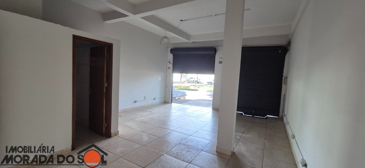 Salão para locacao no Parque Residencial Tuiuti em Maringá com 0m² por R$ 2.400,00