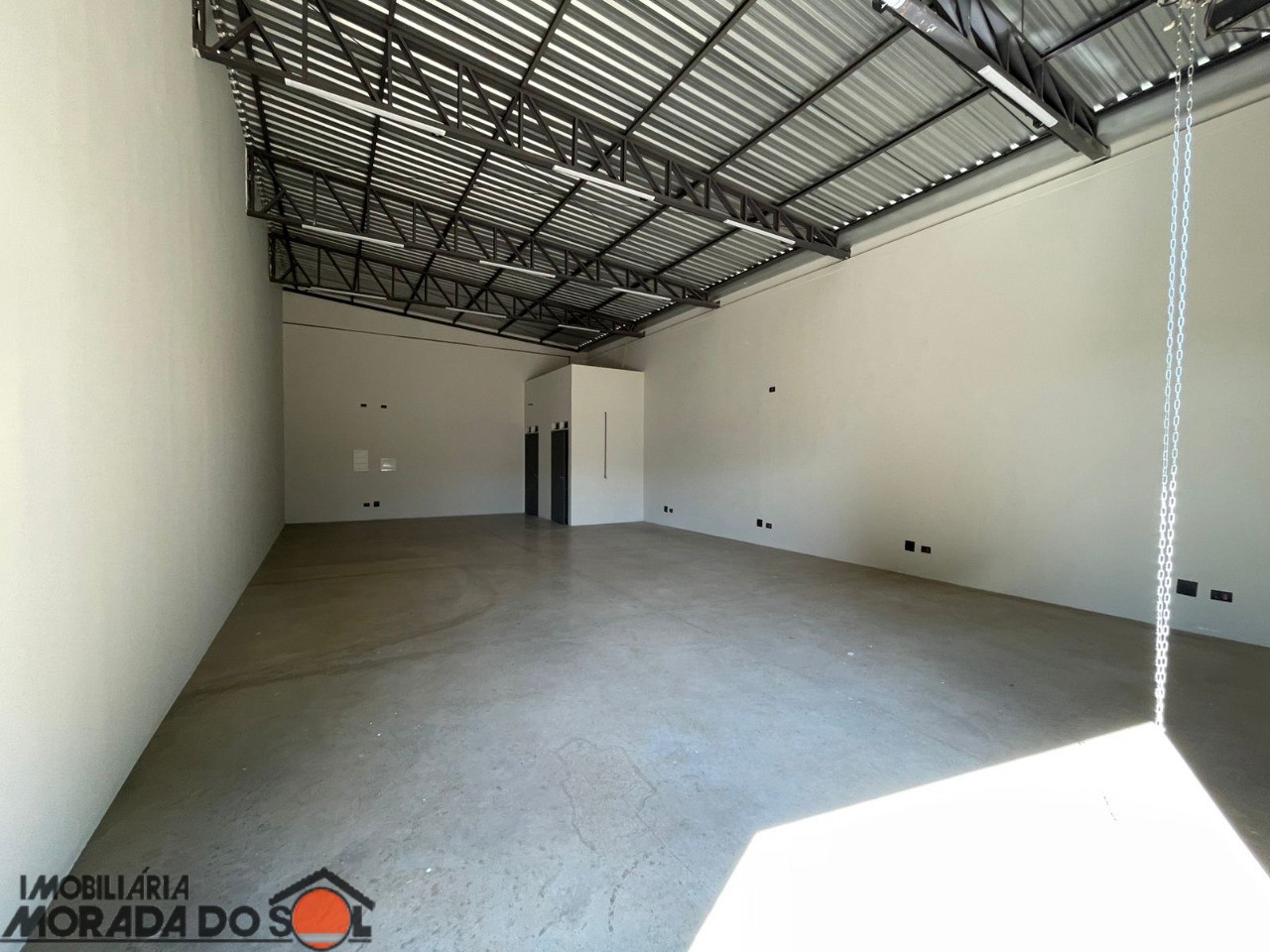Salão para locacao no Conjunto Habitacional Requião em Maringá com 0m² por R$ 2.500,00