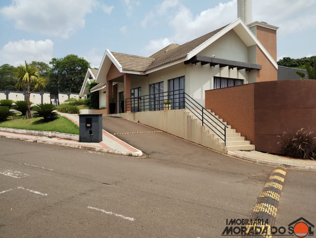 Loteamento/condomínio para venda no Parque Industrial em Maringá com 364m² por R$ 640.000,00