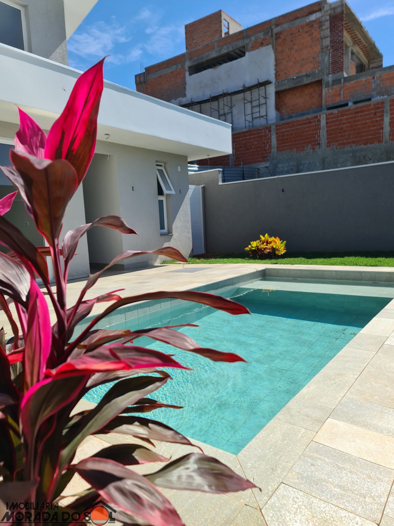 Casa de Condomínio para venda no Parque Industrial em Maringá com 261,68m² por R$ 2.300.000,00