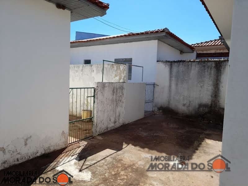 Casa Residencial para locacao no Parque Residencial Patrícia em Maringá com 30m² por R$ 760,00