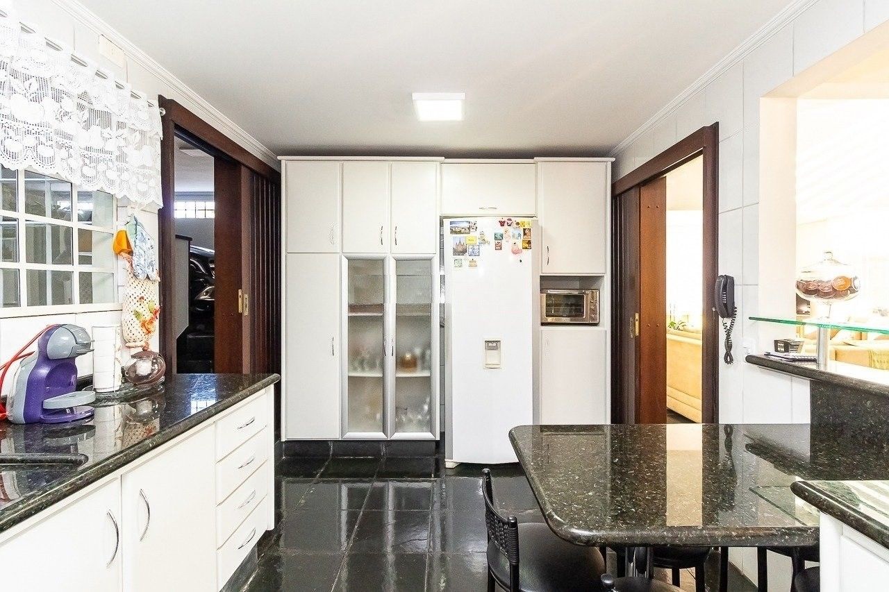 Casa Residencial para venda no bairro Centro de Pinhais - Foto 8