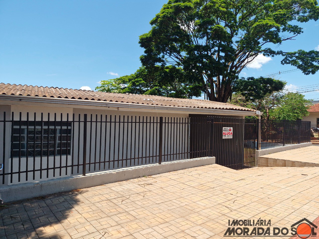 Casa Residencial para locacao no Jardim Universo em Maringá com 65m² por R$ 950,00