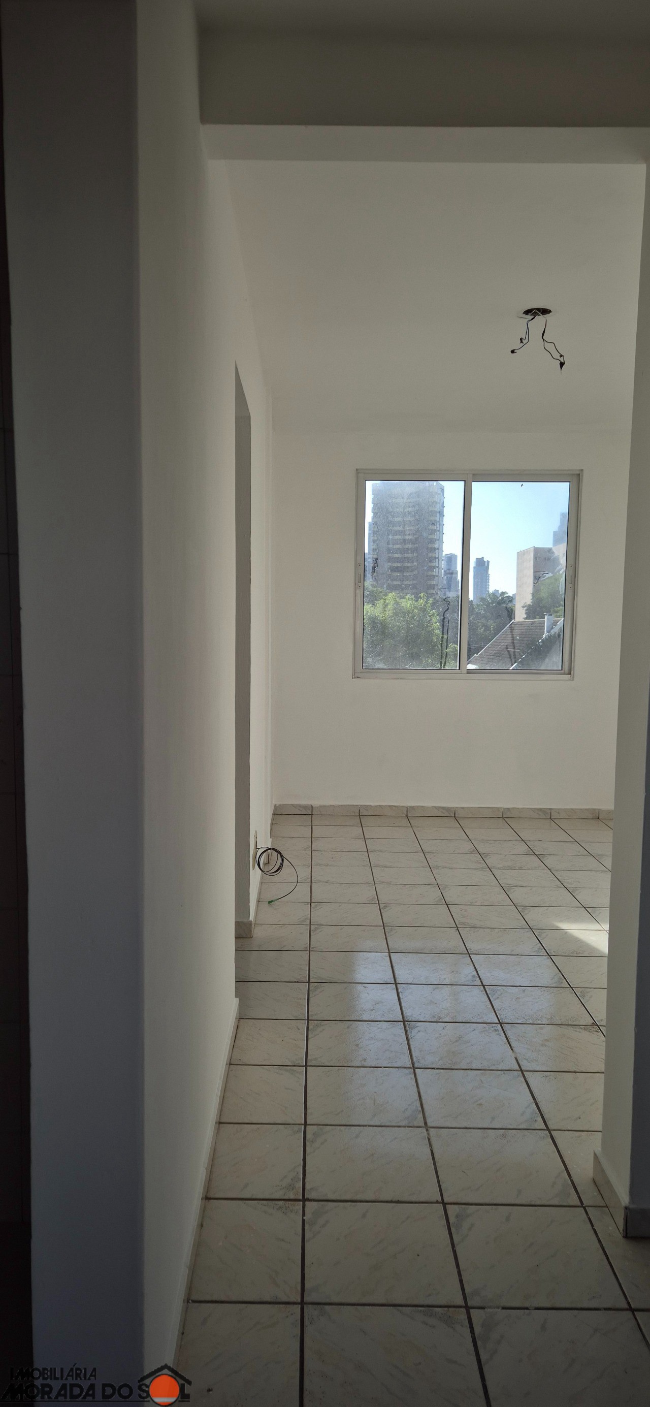 Kitinet para locacao no Zona 07 em Maringá com 35m² por R$ 850,00