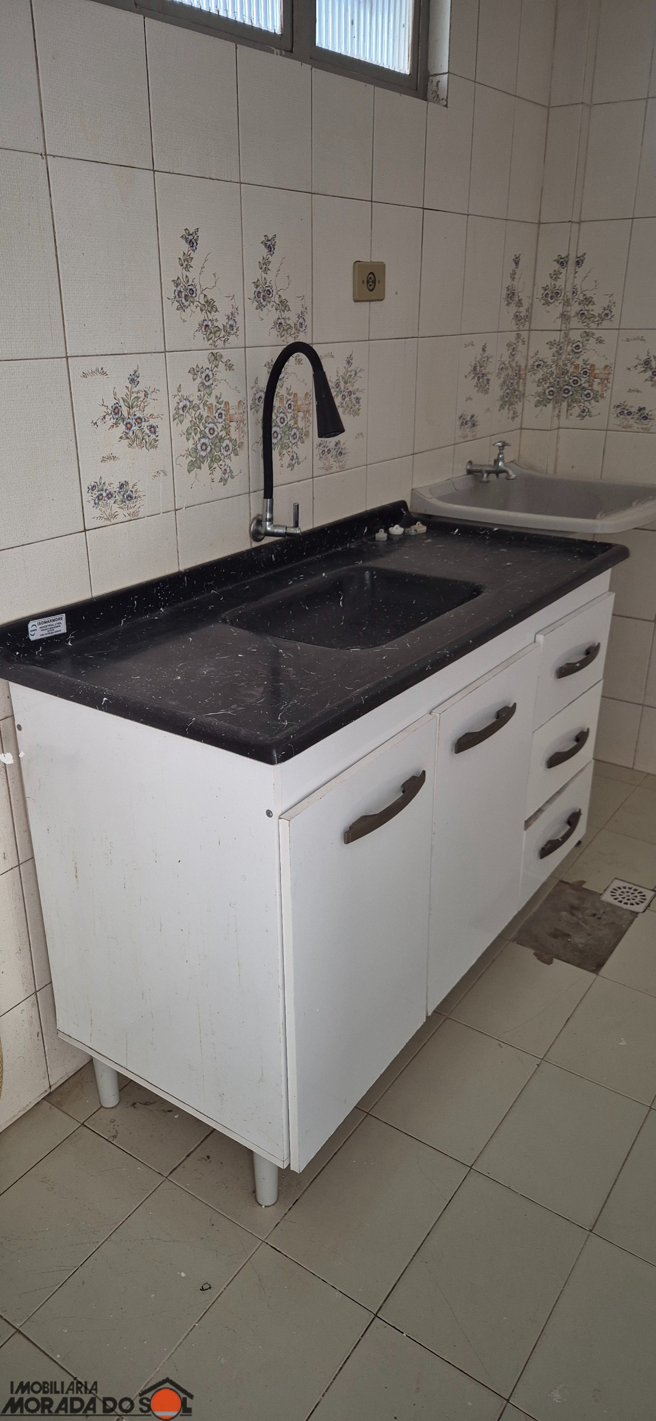 Kitinet para locação no bairro Zona 07 de Maringá - Foto 6