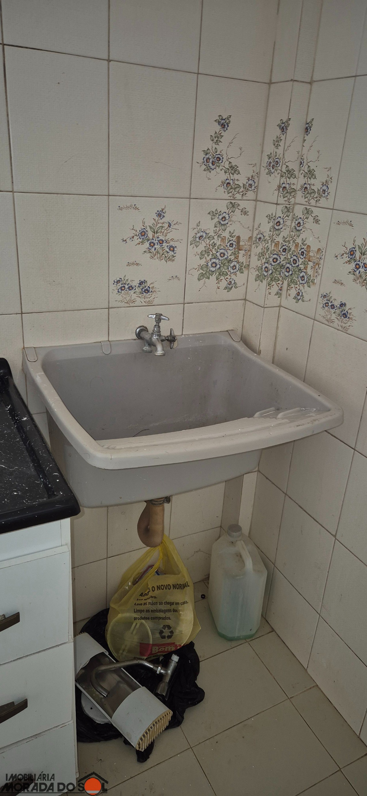 Kitinet para locação no bairro Zona 07 de Maringá - Foto 8