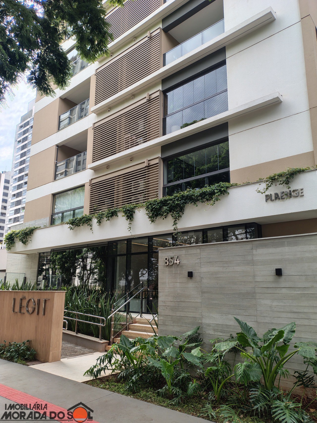 Apartamento para locacao no Zona 03 em Maringá com 0m² por R$ 7.500,00