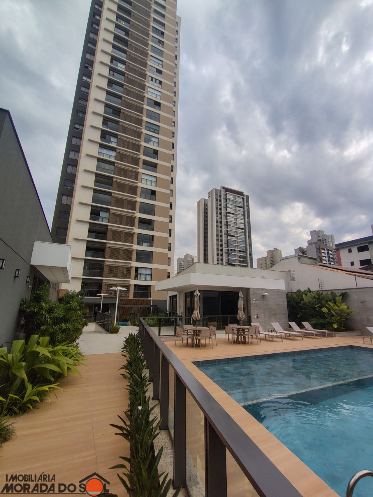 Apartamento para locacao no Zona 03 em Maringá com 0m² por R$ 7.500,00