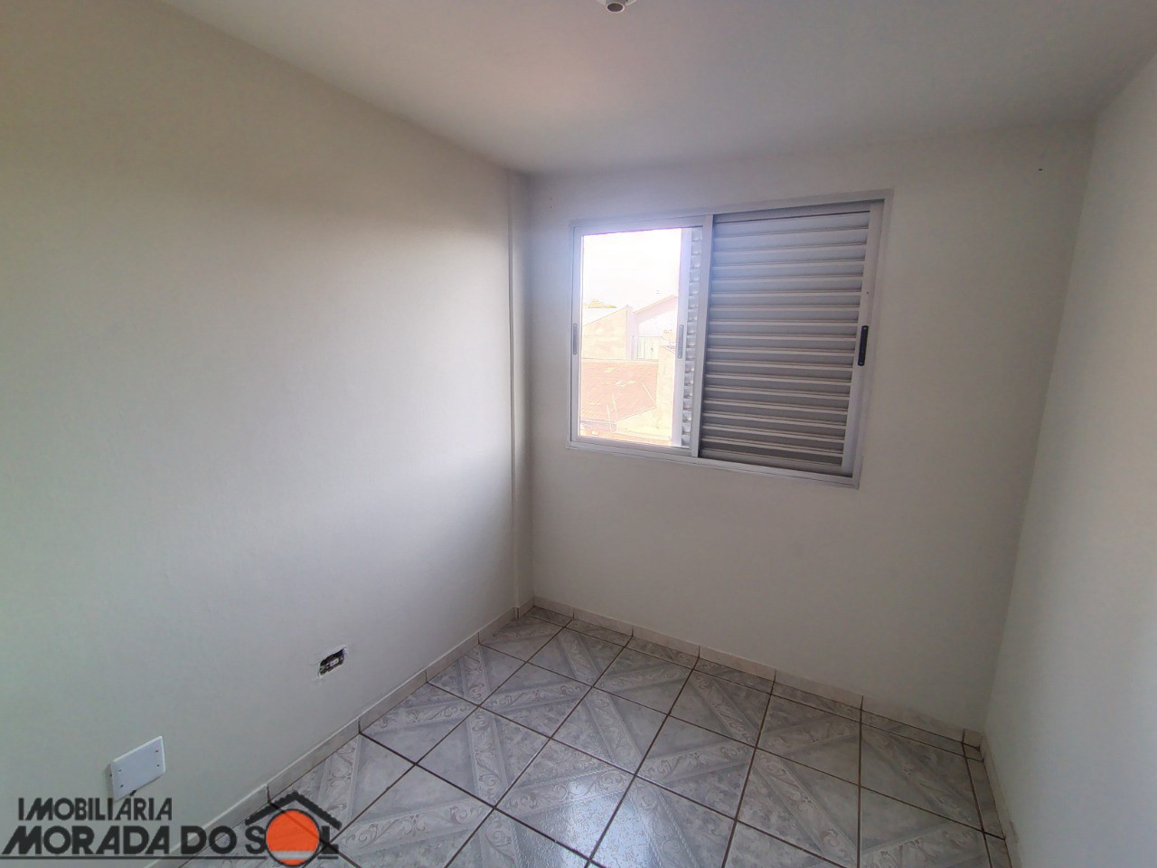 Apartamento para locação no bairro Conjunto Habitacional Lea Leal de Maringá - Foto 15