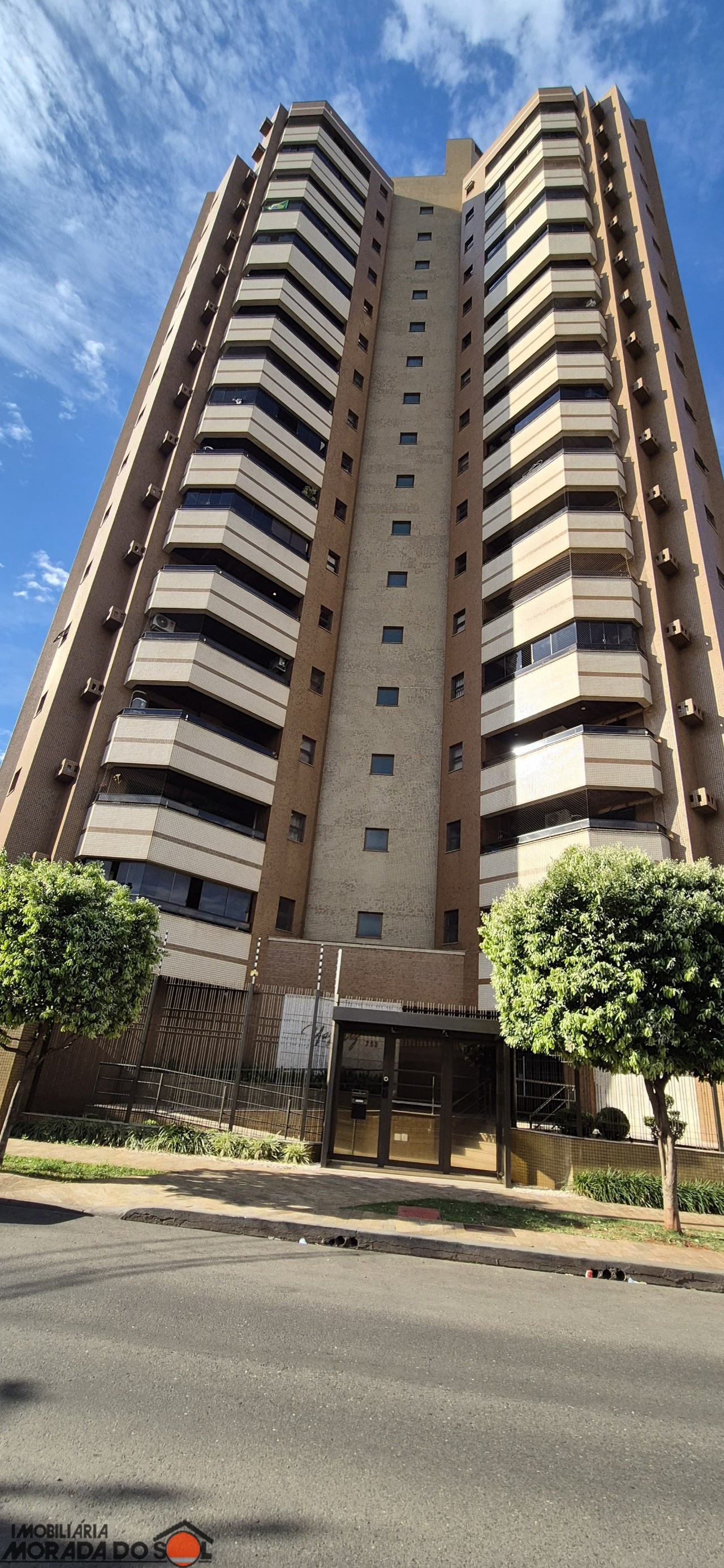 Apartamento para locacao no Zona 07 em Maringá com 0m² por R$ 2.200,00