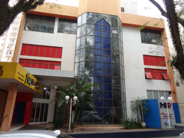 Sala Comercial para locacao no Zona 04 em Maringá com 300m² por R$ 5.500,00