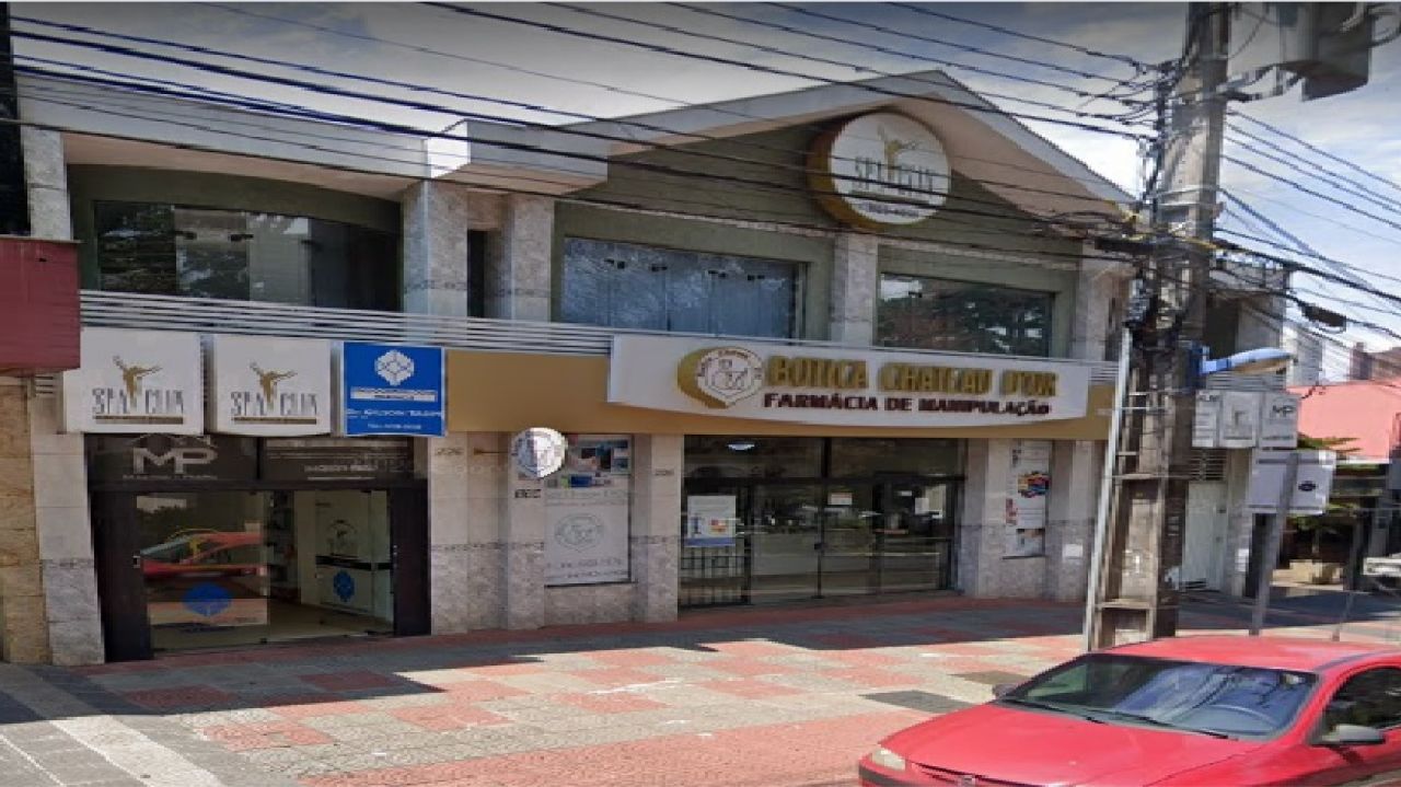 Sala Comercial para locacao no Zona 04 em Maringá com 100m² por R$ 3.500,00
