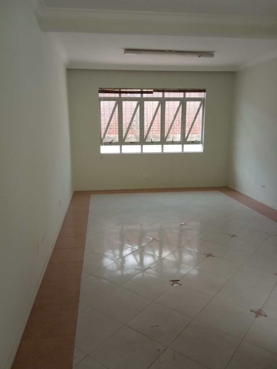 Sala Comercial para locação no bairro Zona 04 de Maringá - Foto 6