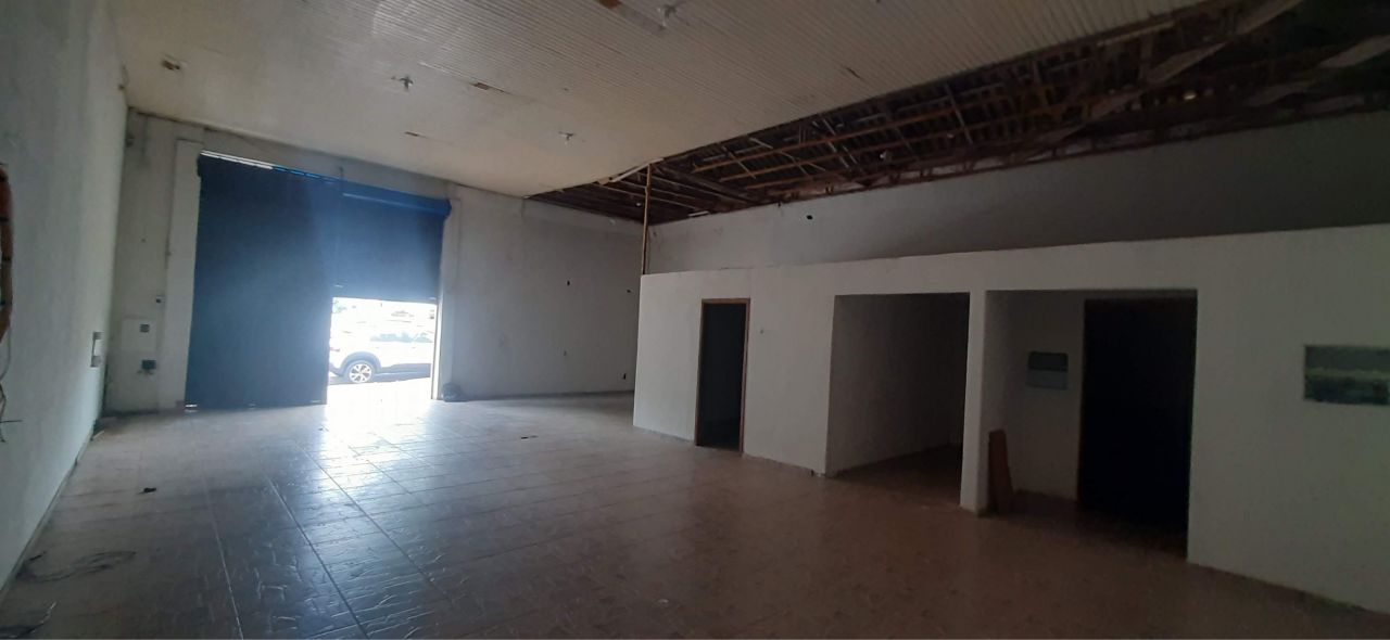 Salão para locacao no Zona 05 em Maringá com 140m² por R$ 3.000,00