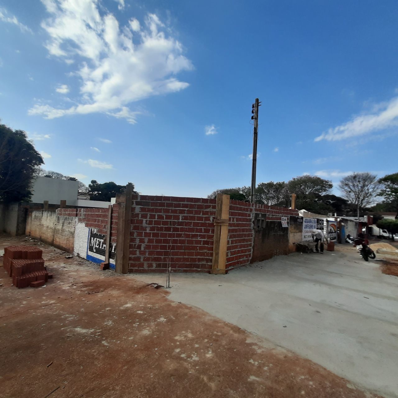 Terreno para locacao no Zona 06 em Maringá com 221m² por R$ 850,00