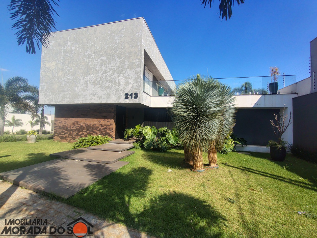 Casa Residencial para locacao no Jardim Munique em Maringá com 330m² por R$ 8.500,00