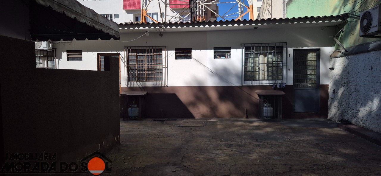 Kitinet para locacao no Zona 07 em Maringá com 30m² por R$ 750,00