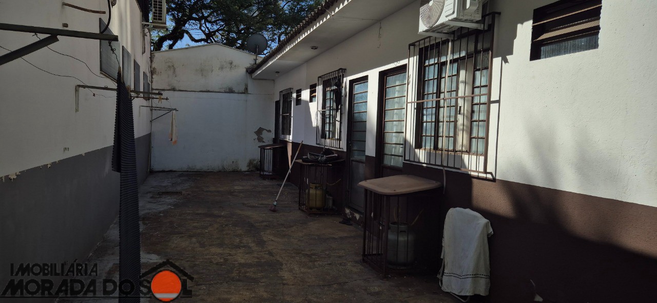 Kitinet para locacao no Zona 07 em Maringá com 30m² por R$ 750,00
