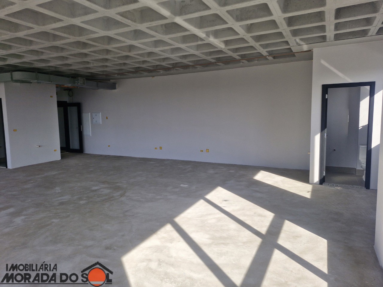 Sala Comercial para locação no bairro Zona Armazém de Maringá - Foto 7