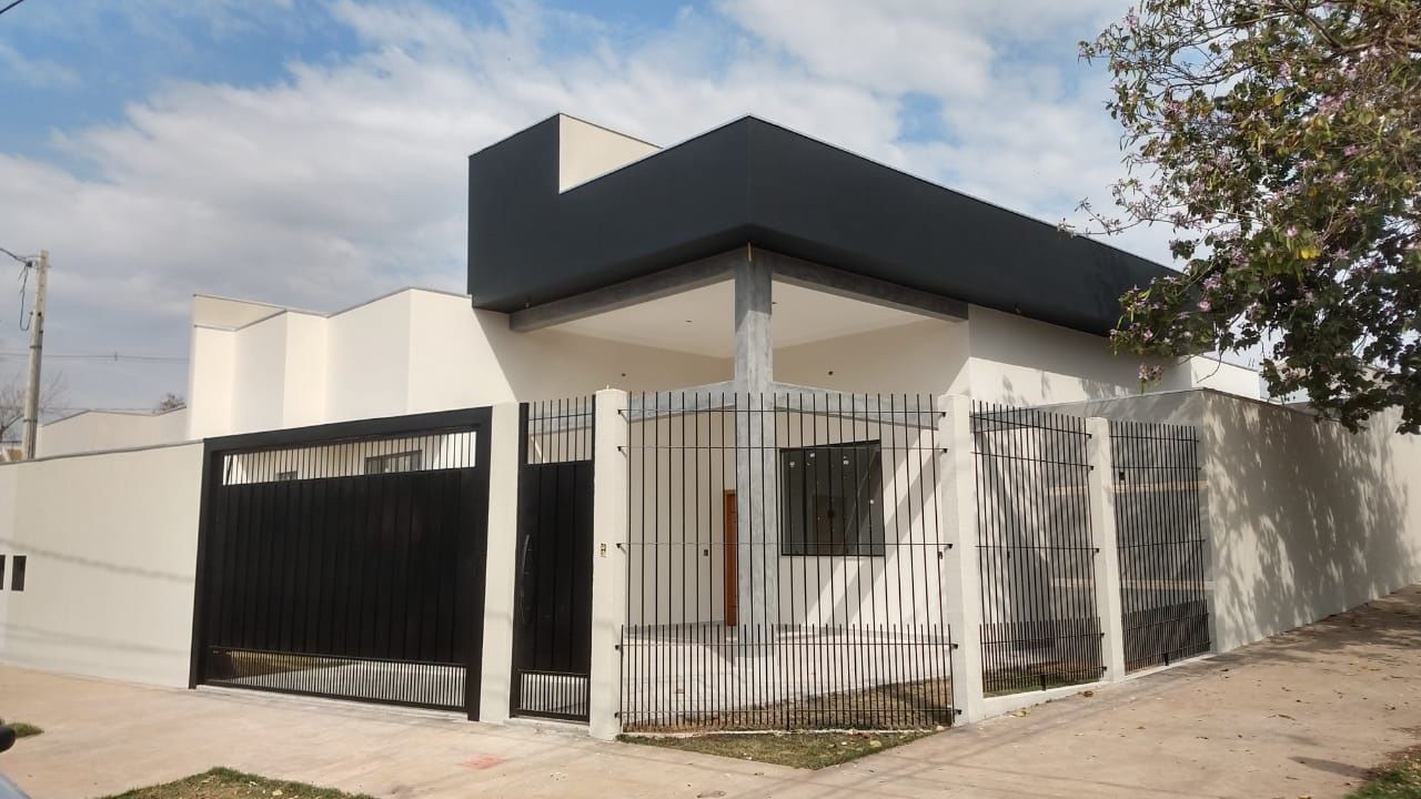 Casa Residencial para venda no Jardim Monte Rei em Maringá com 157m² por R$ 590.000,00