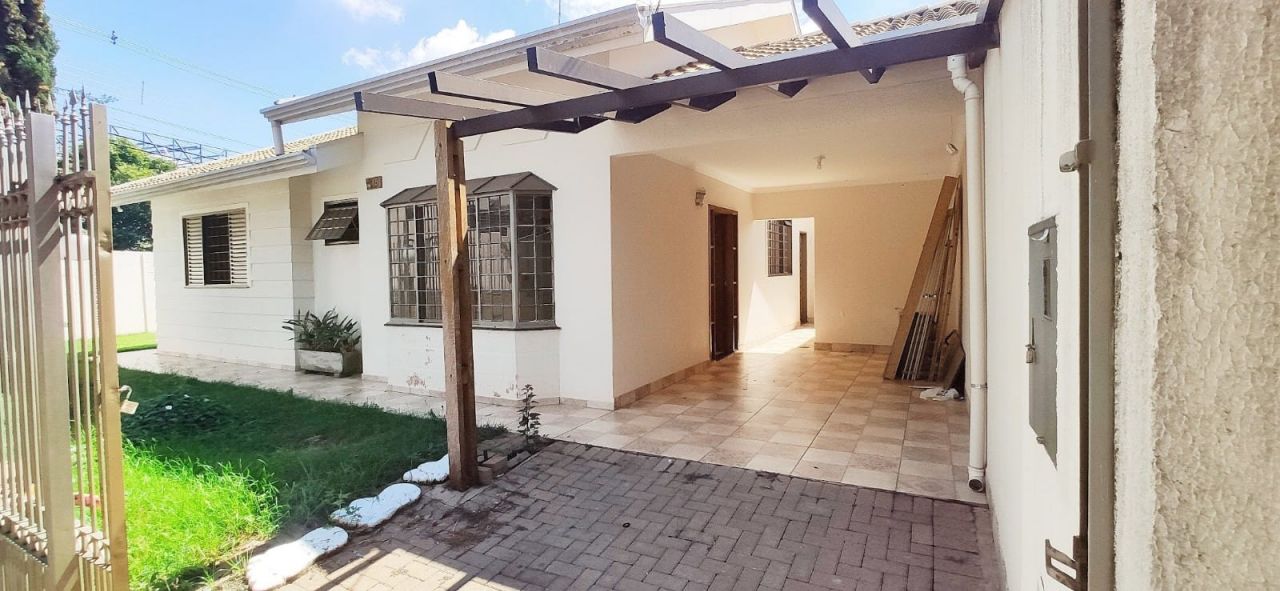 Casa Residencial para venda no Conjunto Habitacional Requião em Maringá com 102m² por R$ 410.000,00