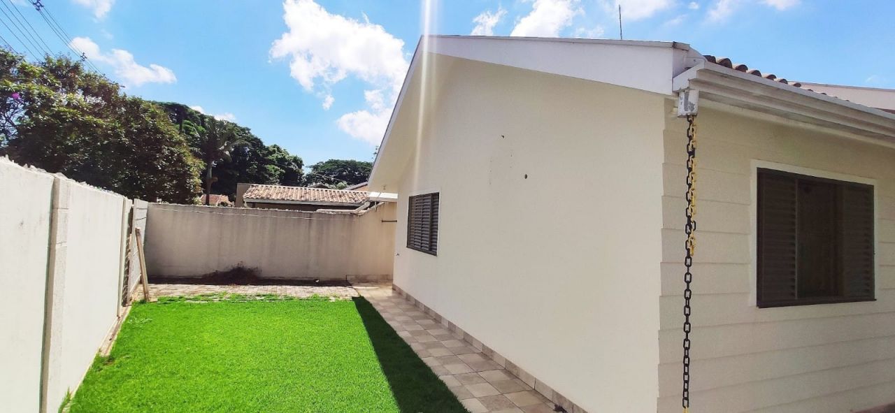 Casa Residencial para venda no Conjunto Habitacional Requião em Maringá com 102m² por R$ 410.000,00