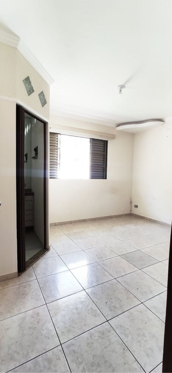 Casa Residencial para venda no bairro Conjunto Habitacional Requião de Maringá - Foto 6