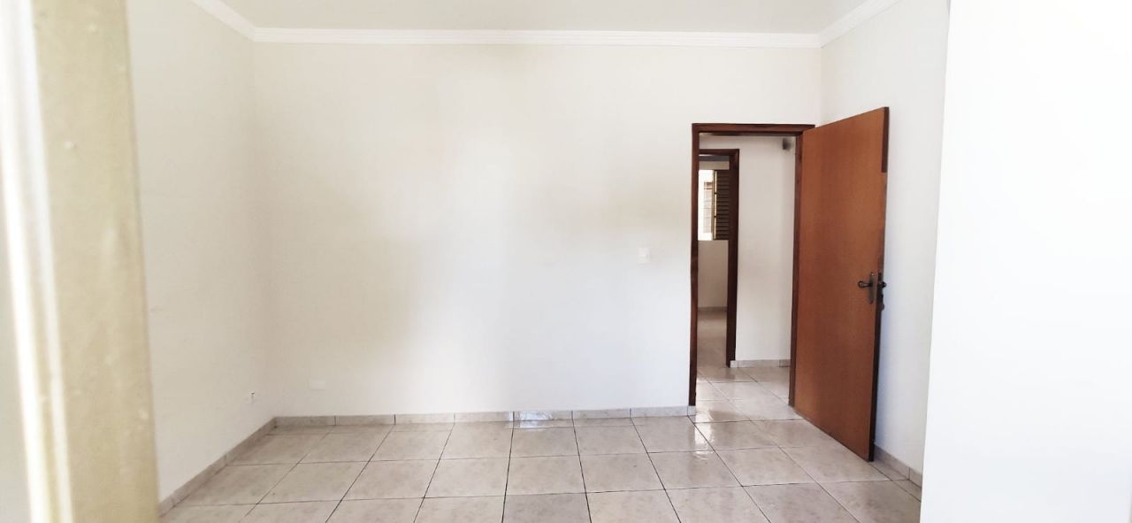 Casa Residencial para venda no bairro Conjunto Habitacional Requião de Maringá - Foto 8