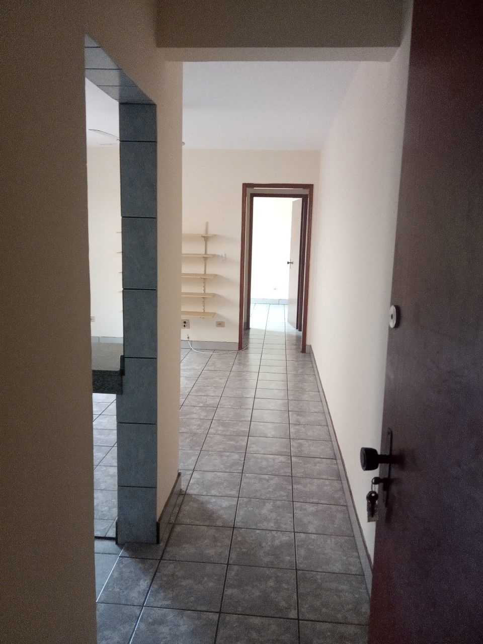 Apartamento para venda no Zona 07 em Maringá com 85m² por R$ 250.000,00