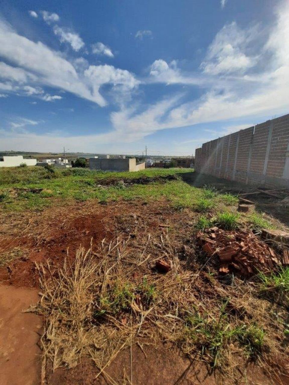 Terreno para venda no Jardim Munique em Maringá com 400m² por R$ 420.000,00