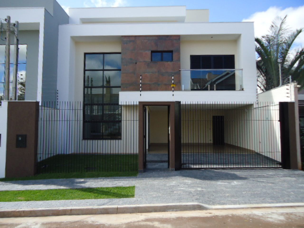 Sobrado para venda no Jardim Cidade Monções em Maringá com 225m² por R$ 1.550.000,00