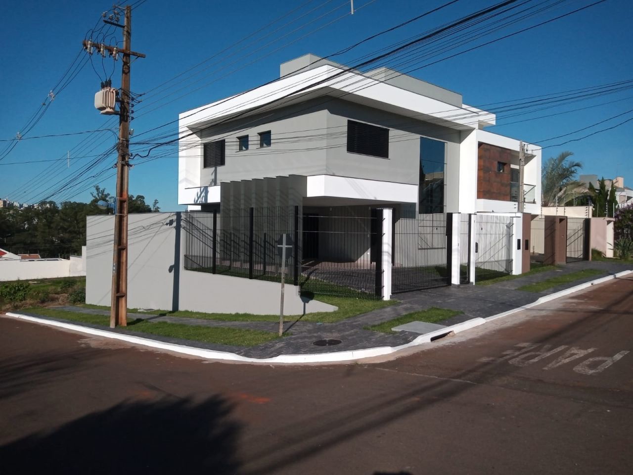 Sobrado para venda no Jardim Cidade Monções em Maringá com 237,5m² por R$ 1.500.000,00