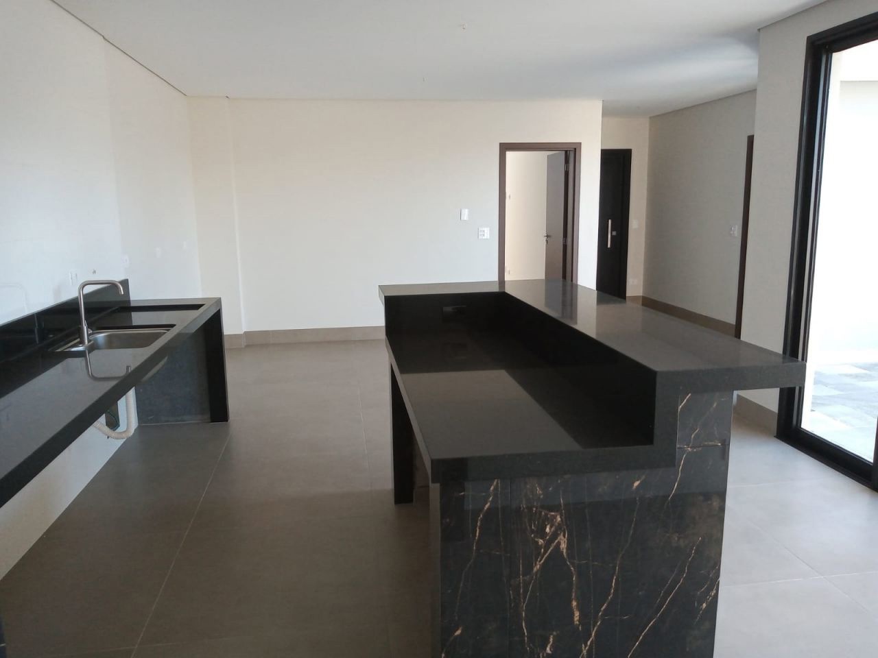 Sobrado para venda no bairro Jardim Cidade Monções de Maringá - Foto 9