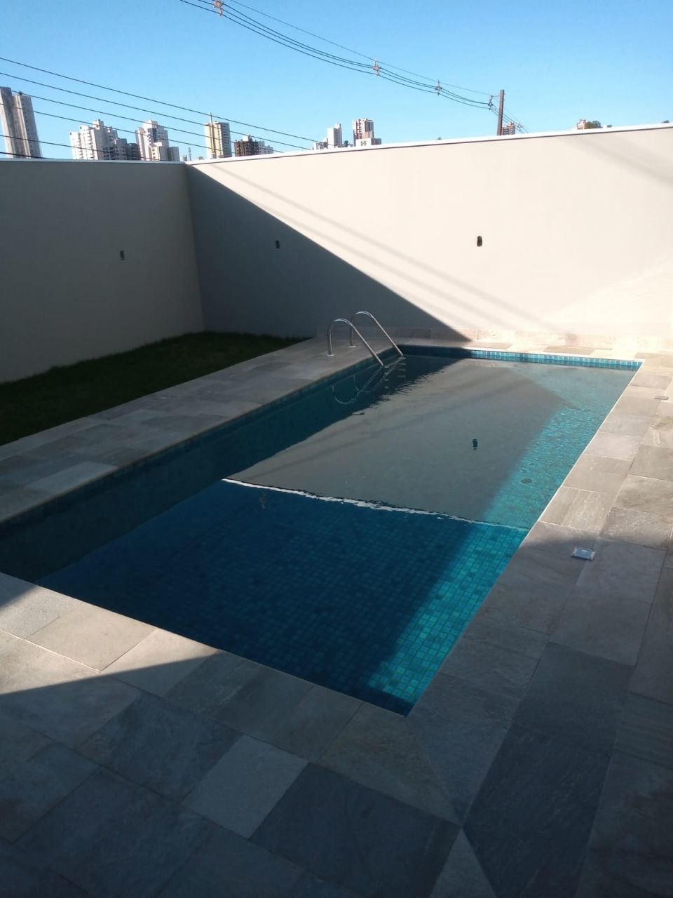 Sobrado para venda no bairro Jardim Cidade Monções de Maringá - Foto 16