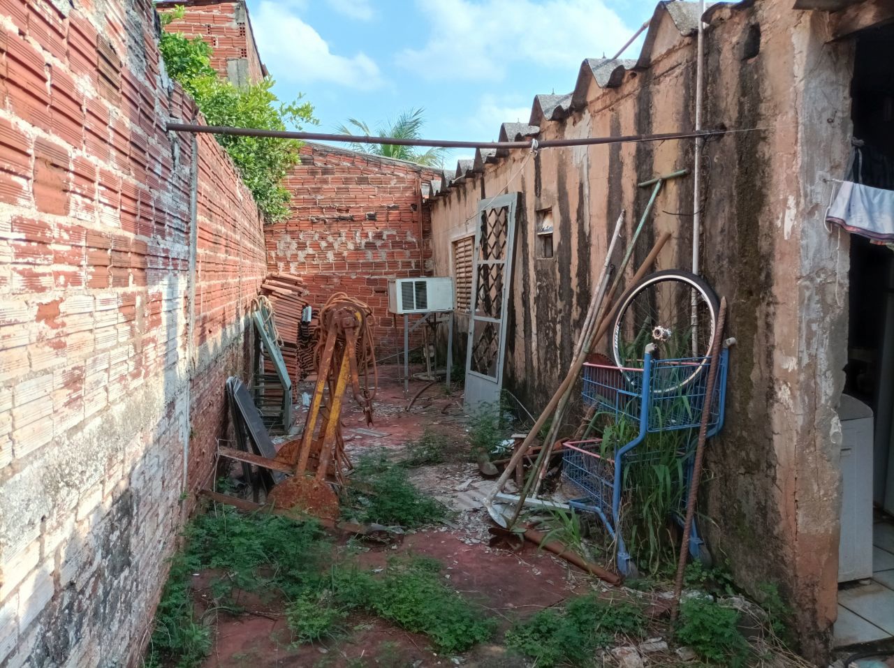 Casa Residencial para venda no bairro Conjunto Habitacional Hermann Morae de Maringá - Foto 5