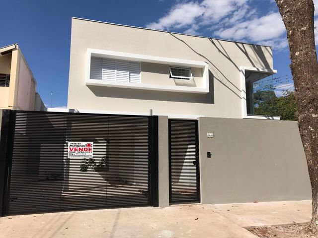 Sobrado para venda no Conjunto Habitacional Inocente Vila em Maringá com 200m² por R$ 900.000,00