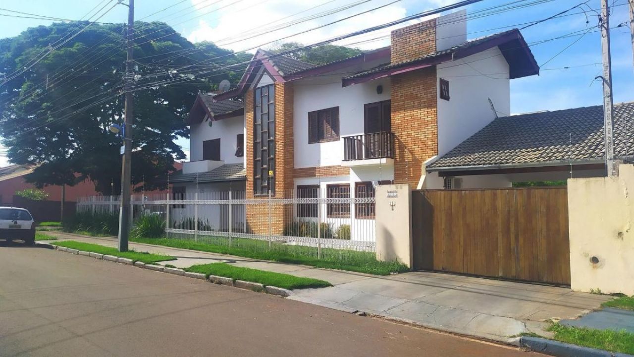 Casa Residencial para venda no Zona 04 em Maringá com 297m² por R$ 1.980.000,00