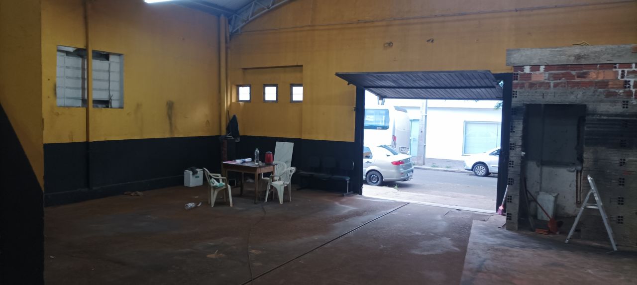 Salão para venda no Zona 05 em Maringá com 510m² por R$ 1.600.000,00