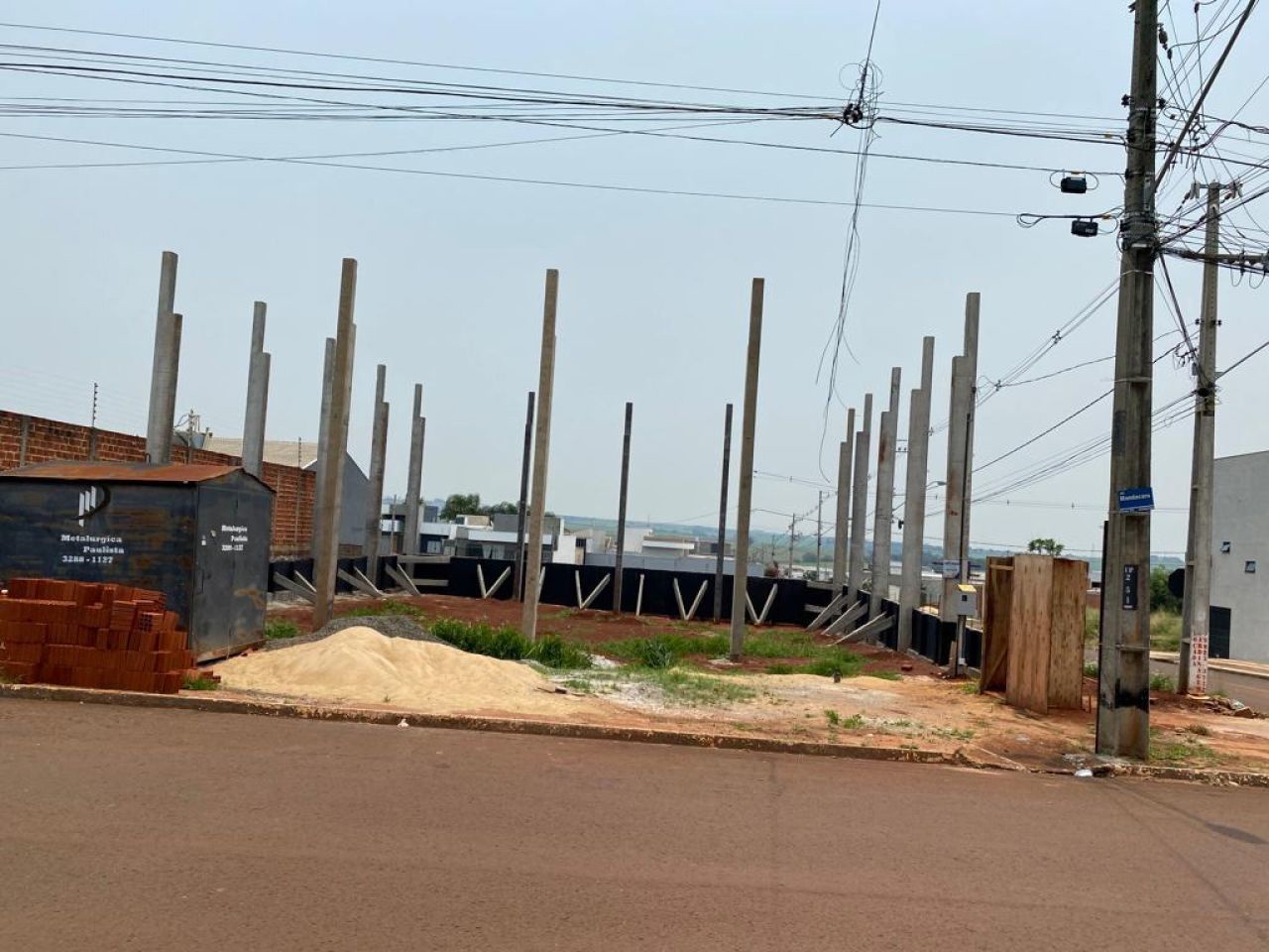 Galpão Comercial para venda no Jardim Munique em Maringá com 604m² por R$ 1.600.000,00