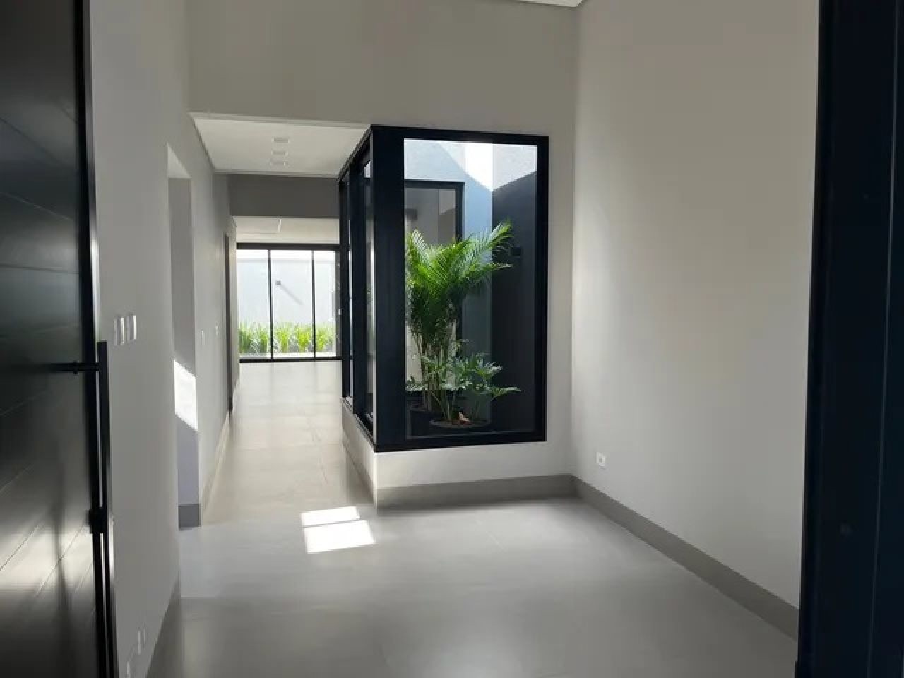 Casa Residencial para venda no bairro Jardim Paris de Maringá - Foto 4
