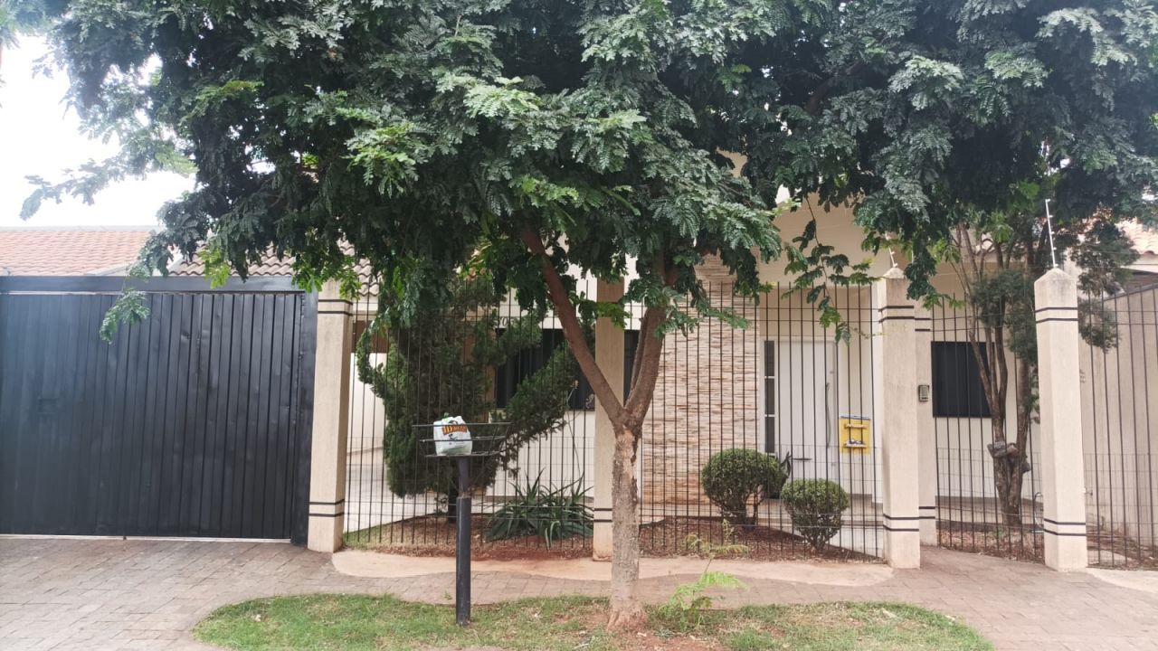 Casa Residencial para venda no Loteamento Batel em Maringá com 190m² por R$ 750.000,00