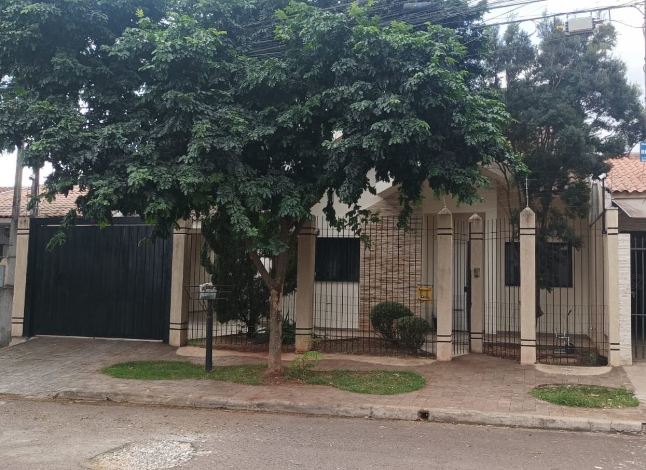 Casa Residencial para venda no Loteamento Batel em Maringá com 190m² por R$ 750.000,00