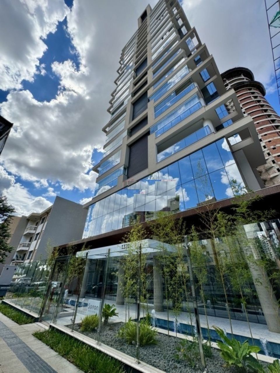 Apartamento para venda no Zona 07 em Maringá com 231,7m² por R$ 1.253.000,00