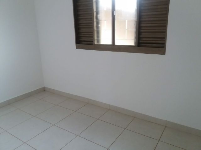 Casa Residencial para venda no bairro Conjunto Habitacional Inocente Vila de Maringá - Foto 10