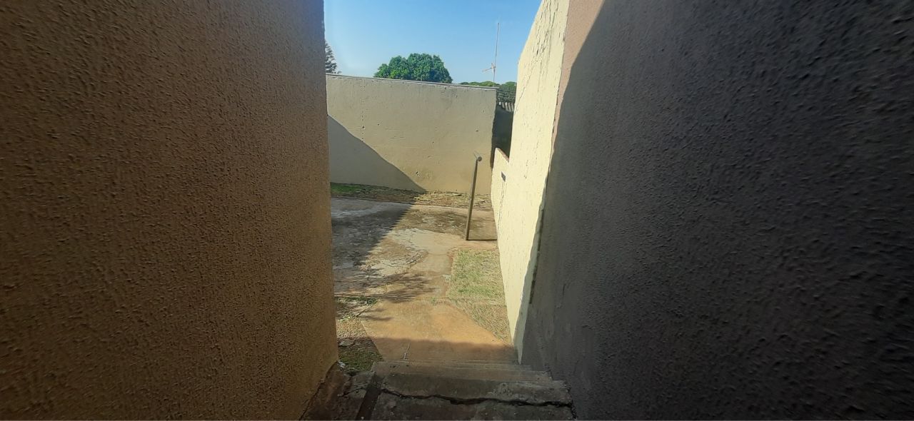 Casa Residencial para venda no bairro Conjunto Habitacional Inocente Vila de Maringá - Foto 25