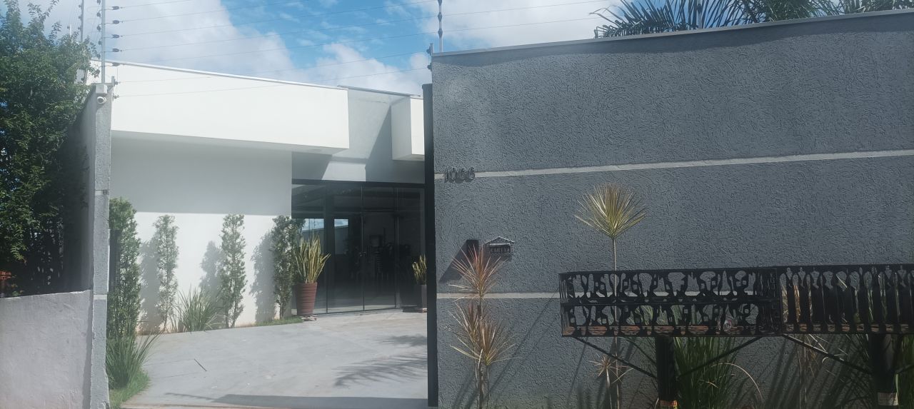 Chácara para venda no Conjunto Habitacional Requião em Maringá com 426,32m² por R$ 800.000,00