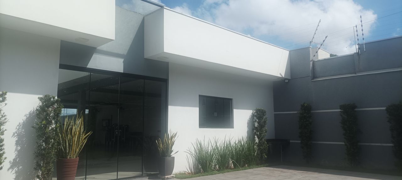 Chácara para venda no Conjunto Habitacional Requião em Maringá com 426,32m² por R$ 800.000,00